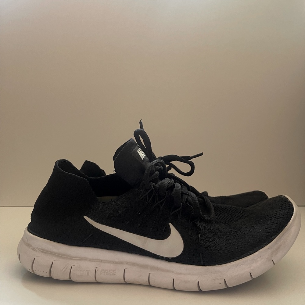 Nike Free Women’s 2017 Black (880843 001) | Size 9.5